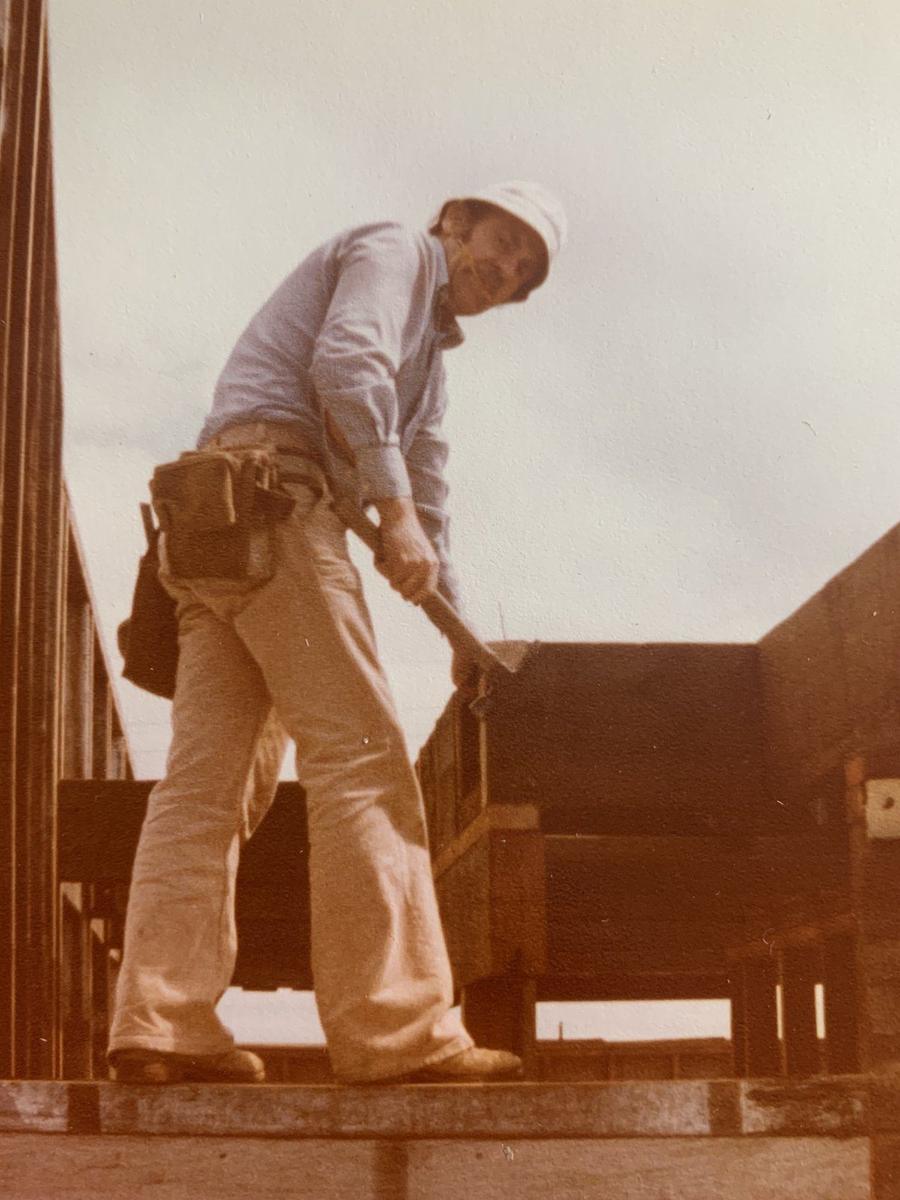 Mort Howard working during the construction of Park Glenview Apartments, 1978