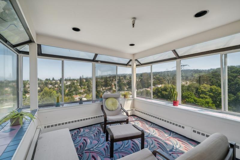 Sunroom at Park Glenview Apartments
